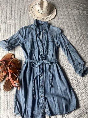 Velvet Heart Light Blue Denim Shirt Dress with Tie Belt